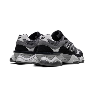 9060 "Black / Castlerock"
