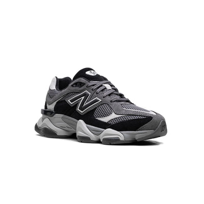 9060 "Black / Castlerock"